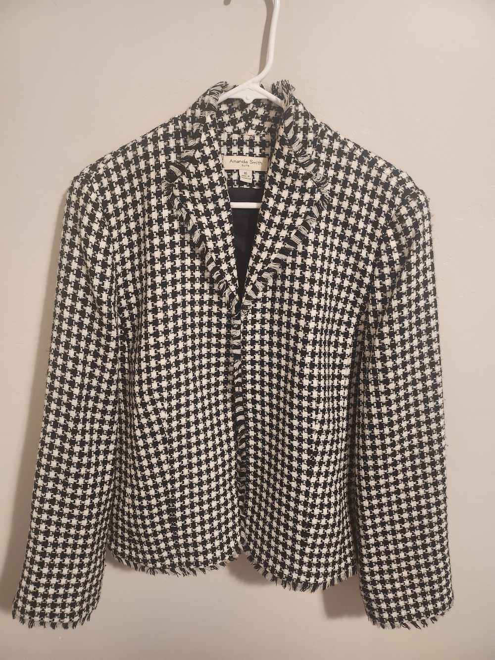Amanda Smith Black and White Houndstooth Button-Front Top